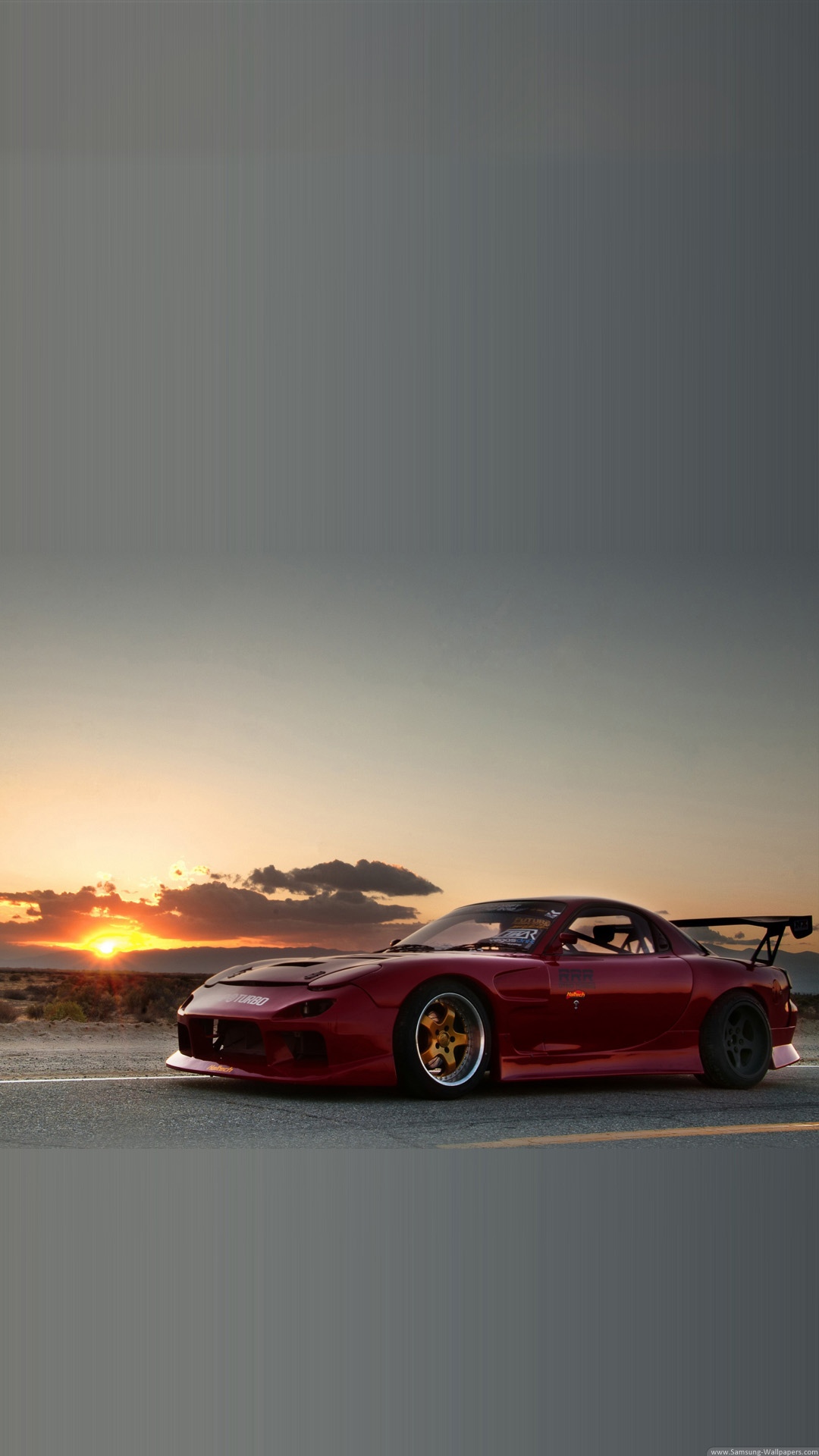 夕阳下的马自达RX7