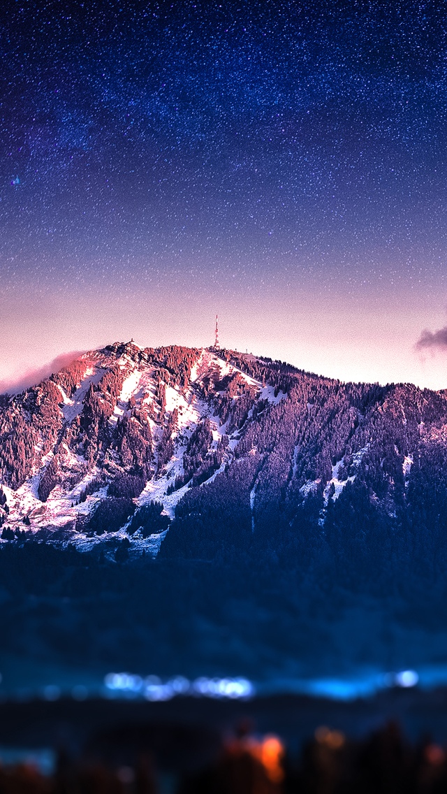 星空下的雪山