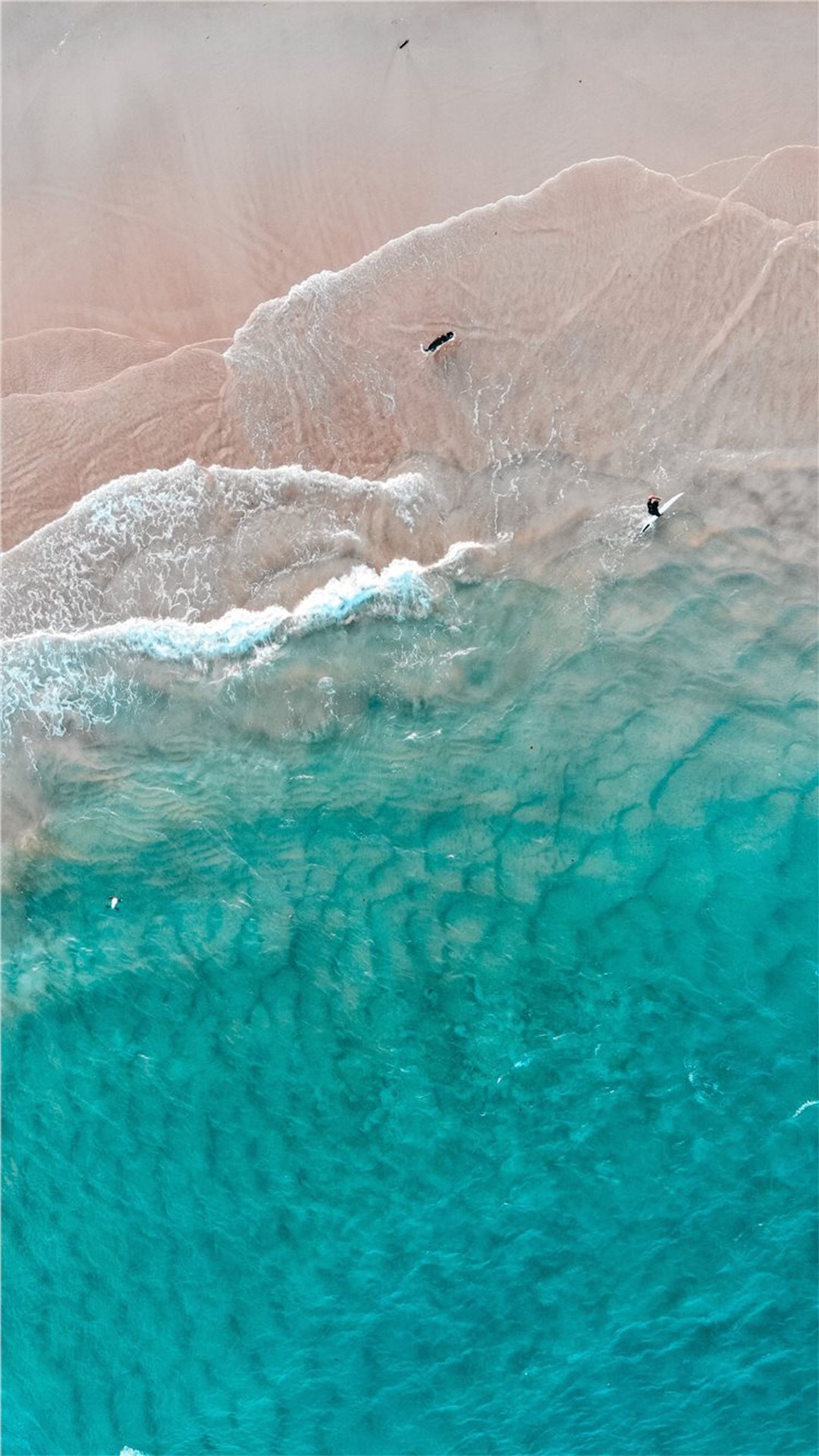 透明青蓝色海浪