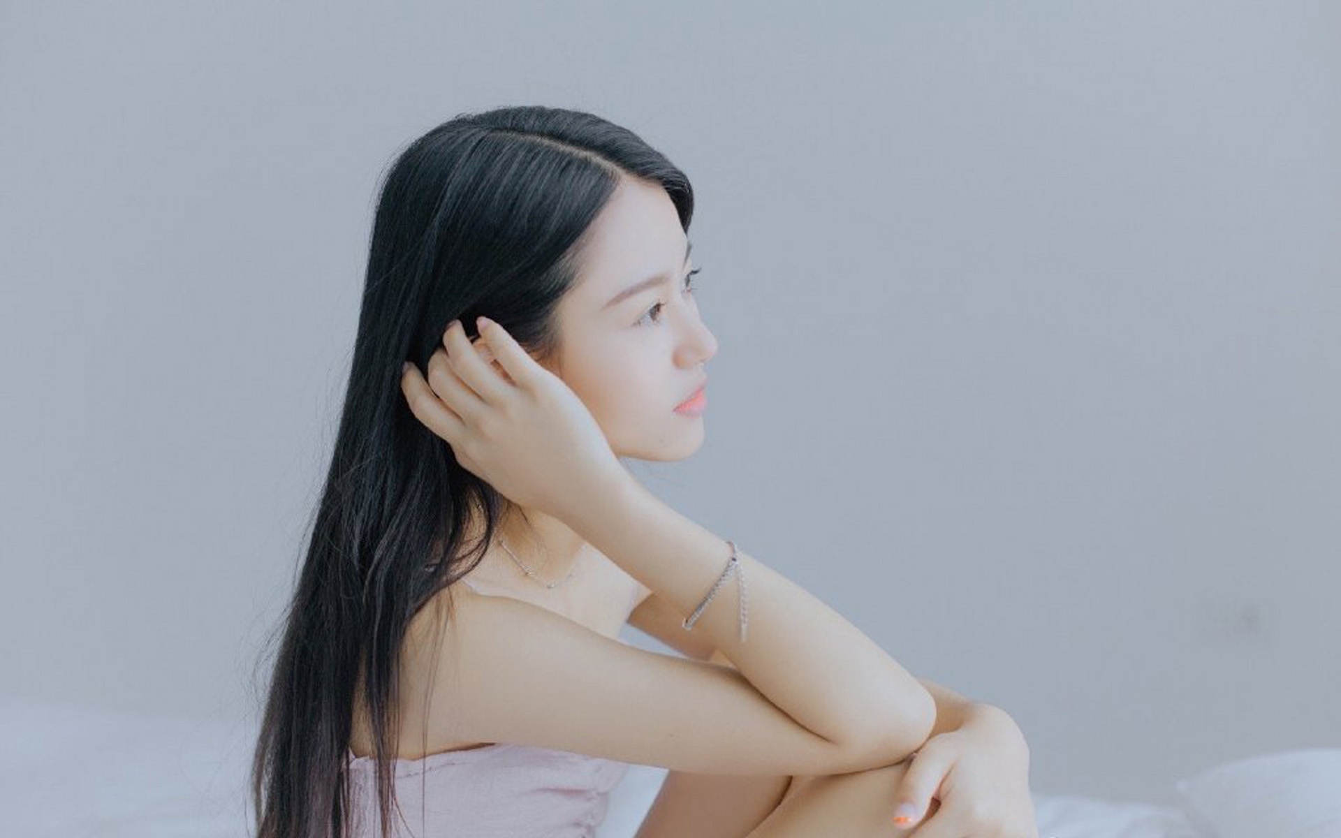 长发清纯美女甜美私房写真