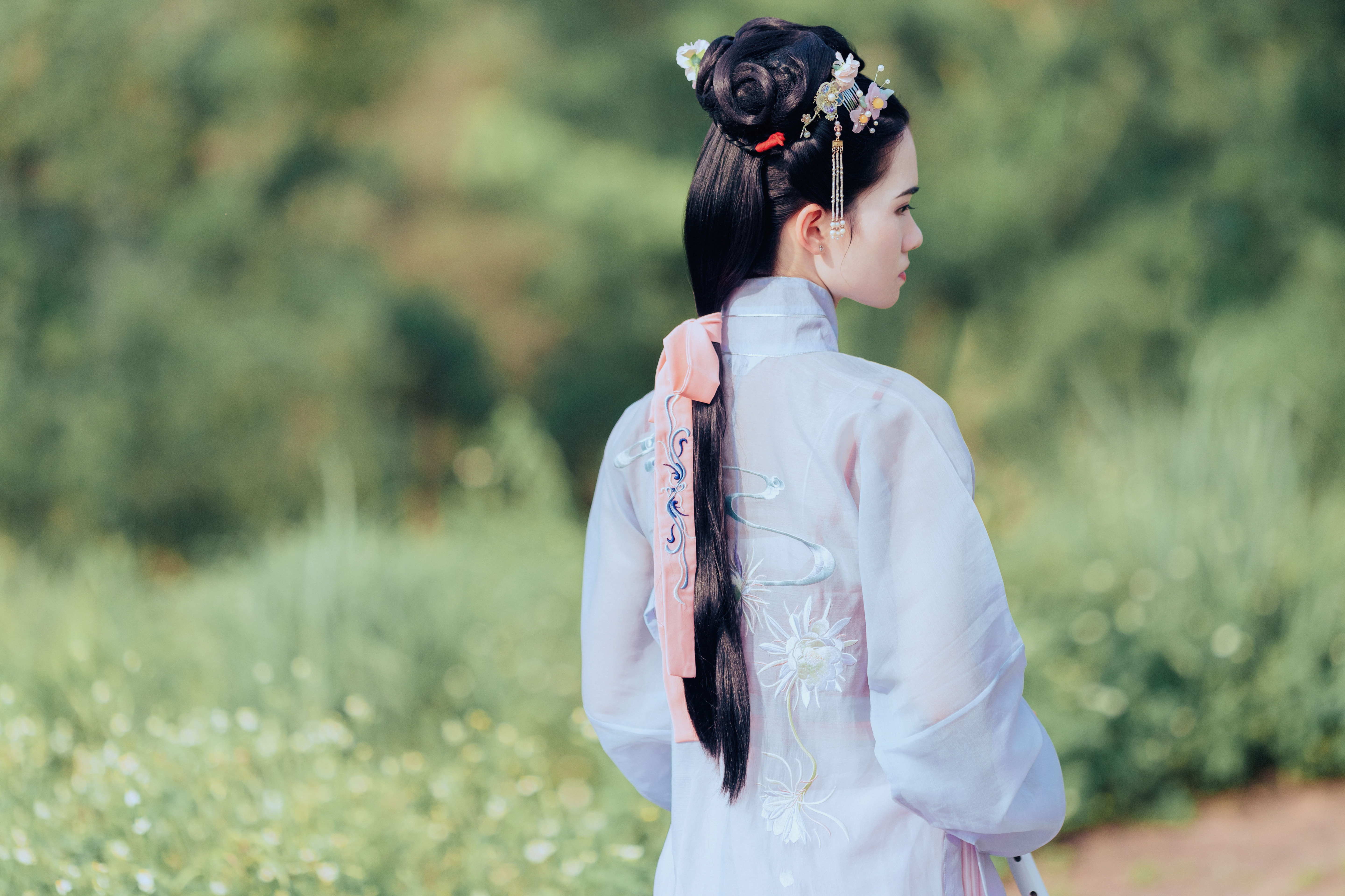 古装油伞美女忧伤清纯写真