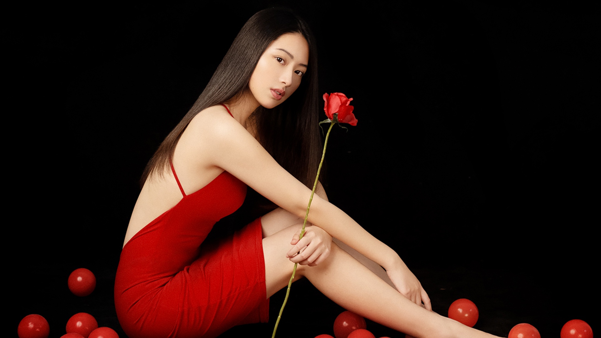 美艳动人的性感红裙美女