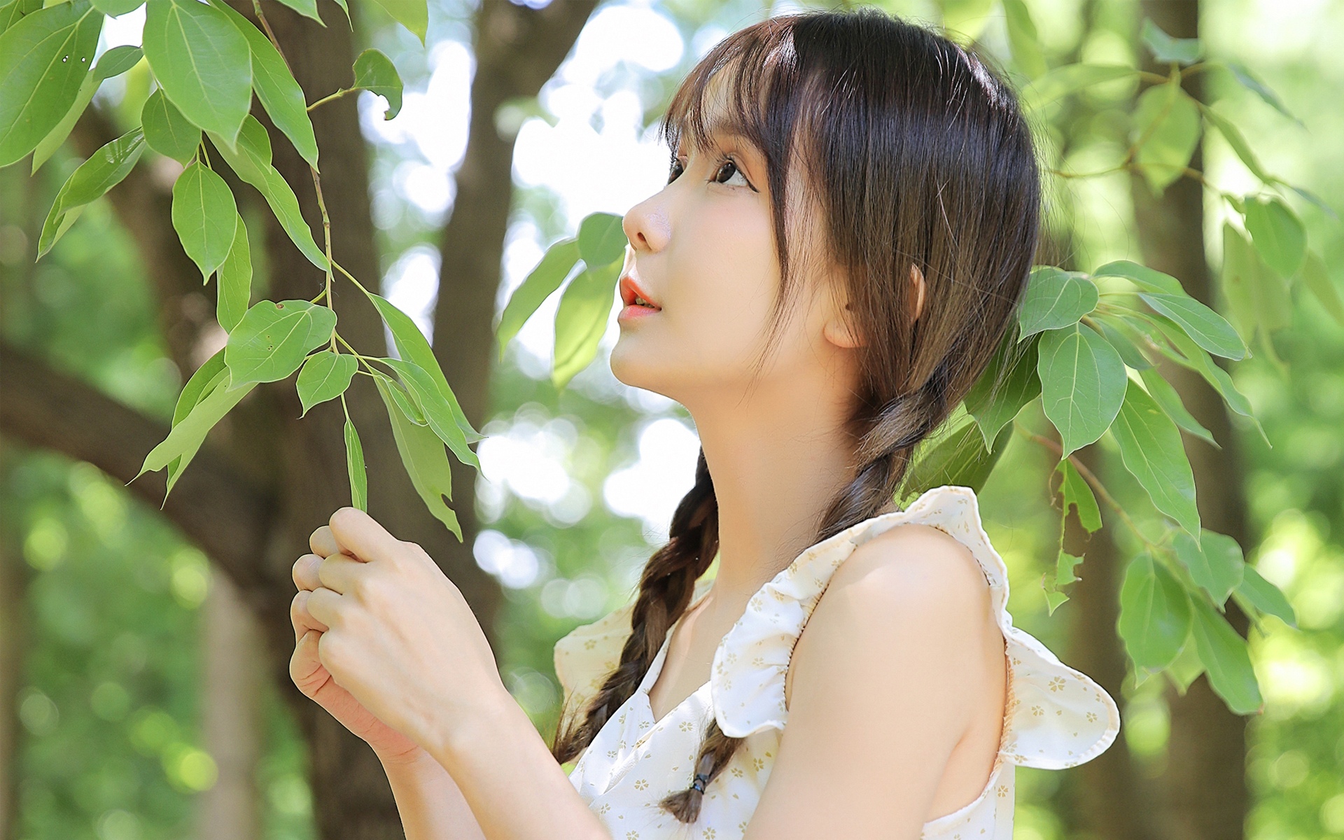 双马尾清纯美少女小清新写真
