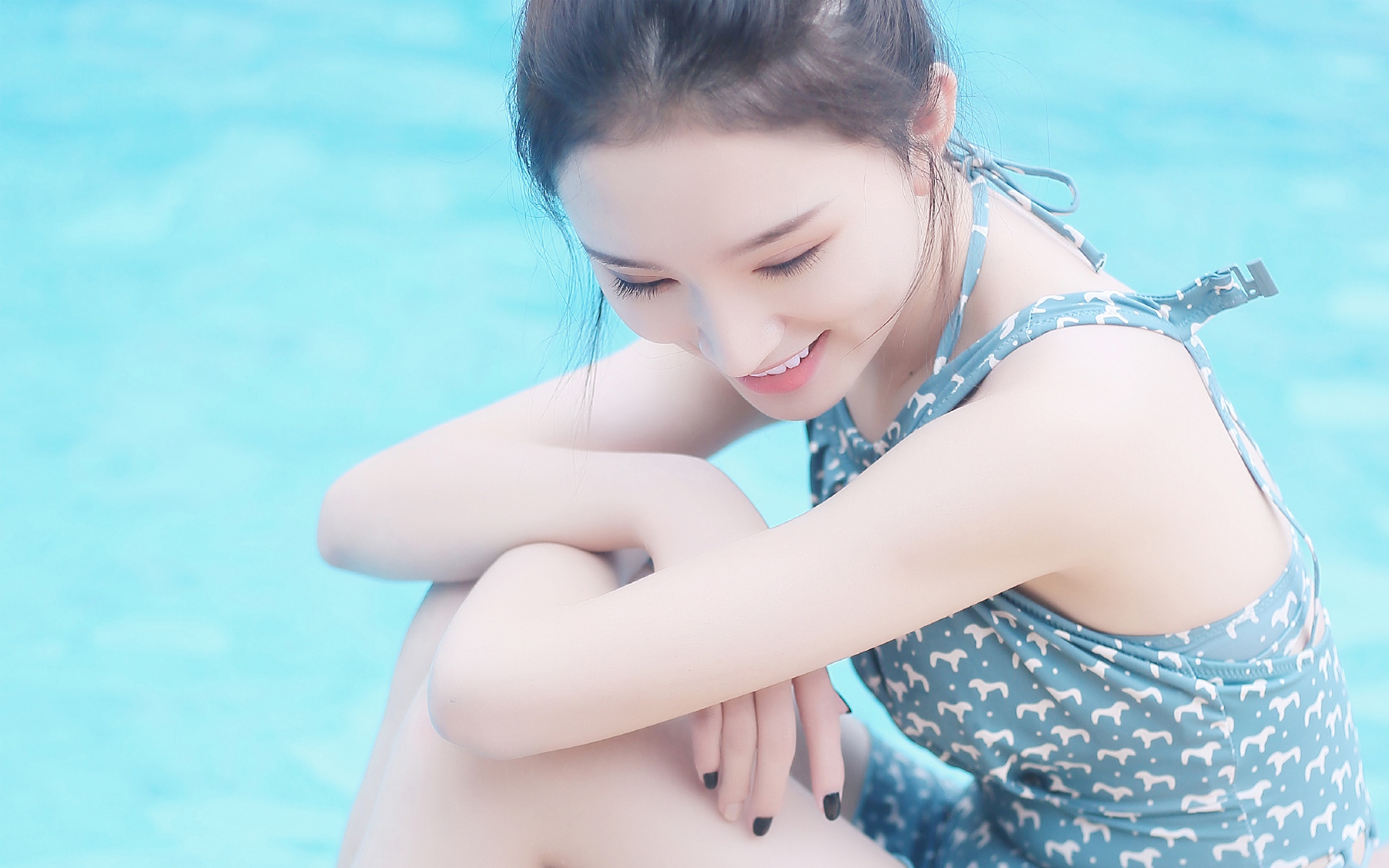 夏季清凉泳装美女写真