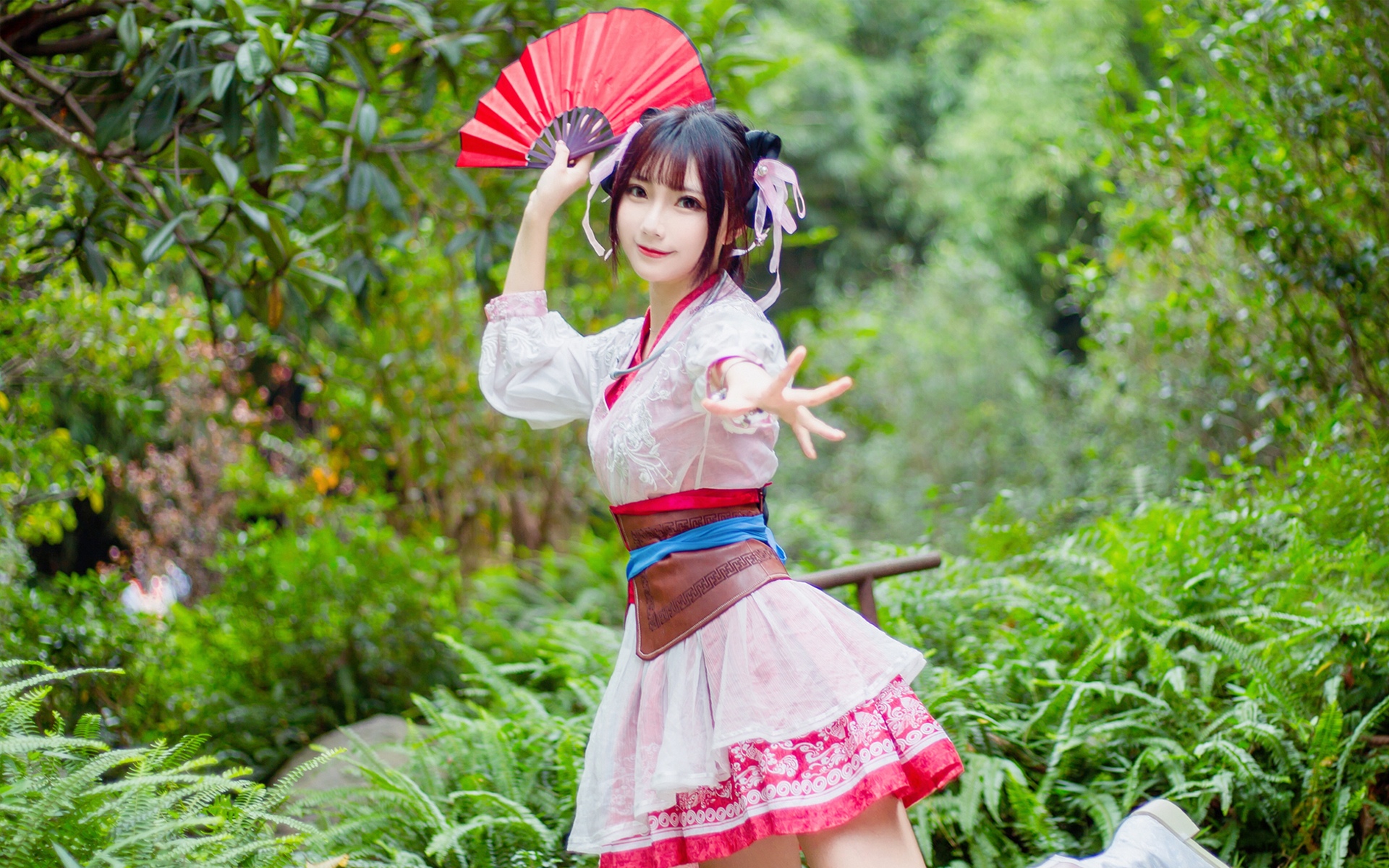 可爱古装短裙少女性感写真