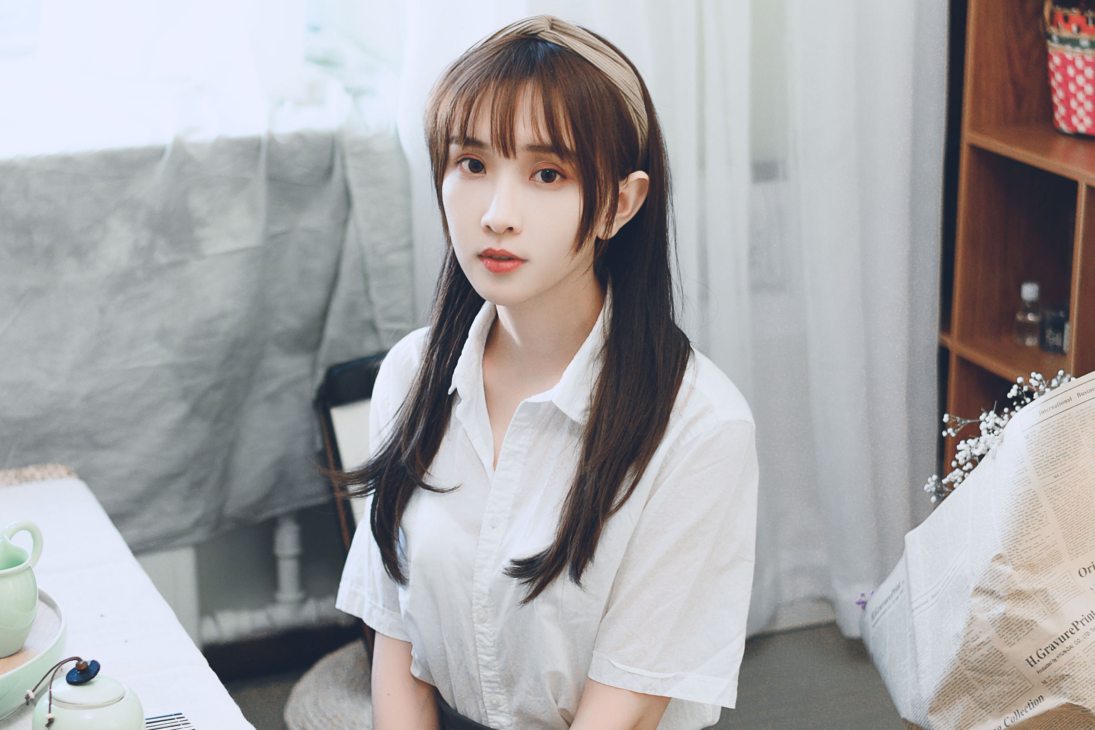 清纯美丽的文艺少女性感写真