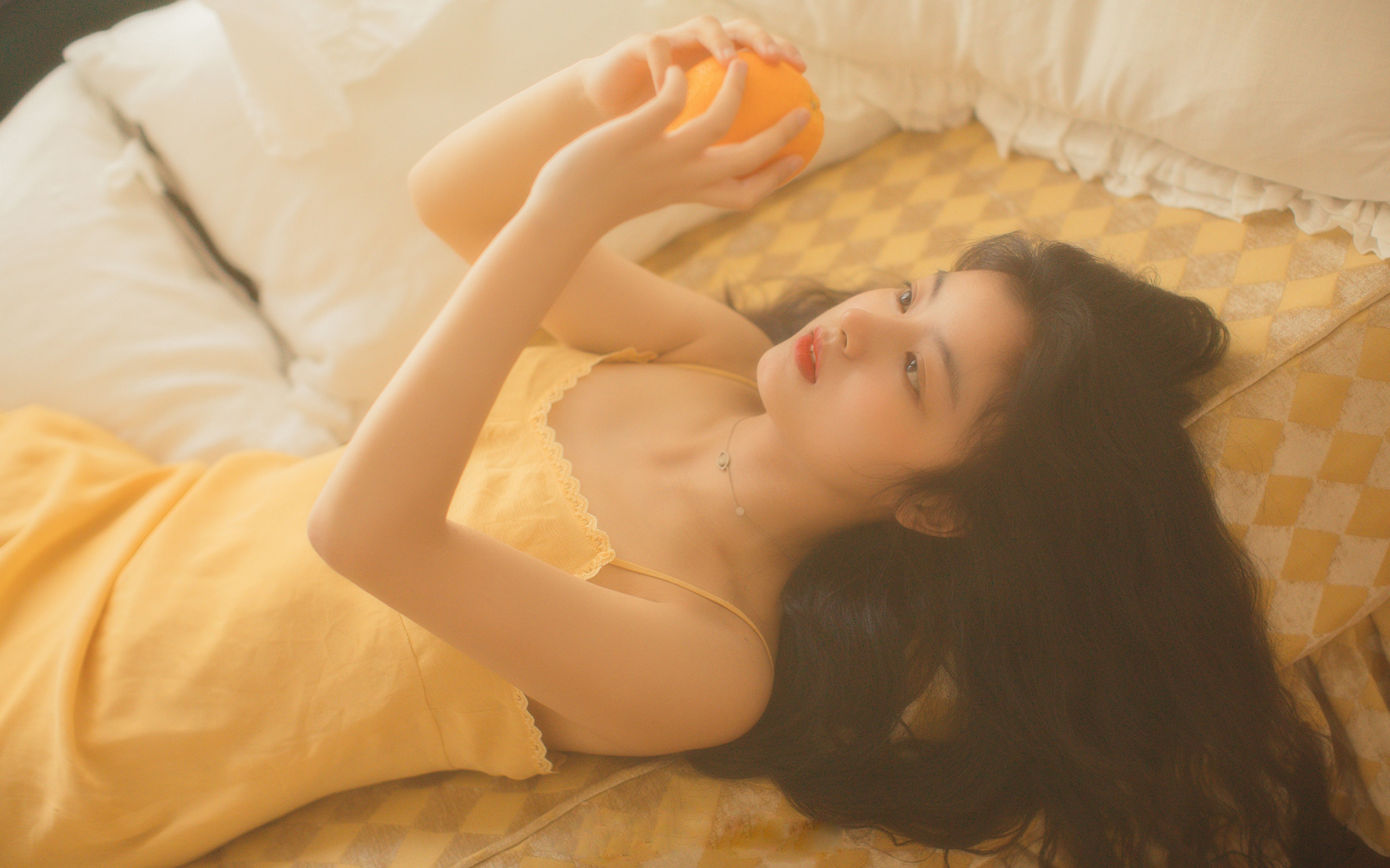 可爱小美女室内私房性感写真