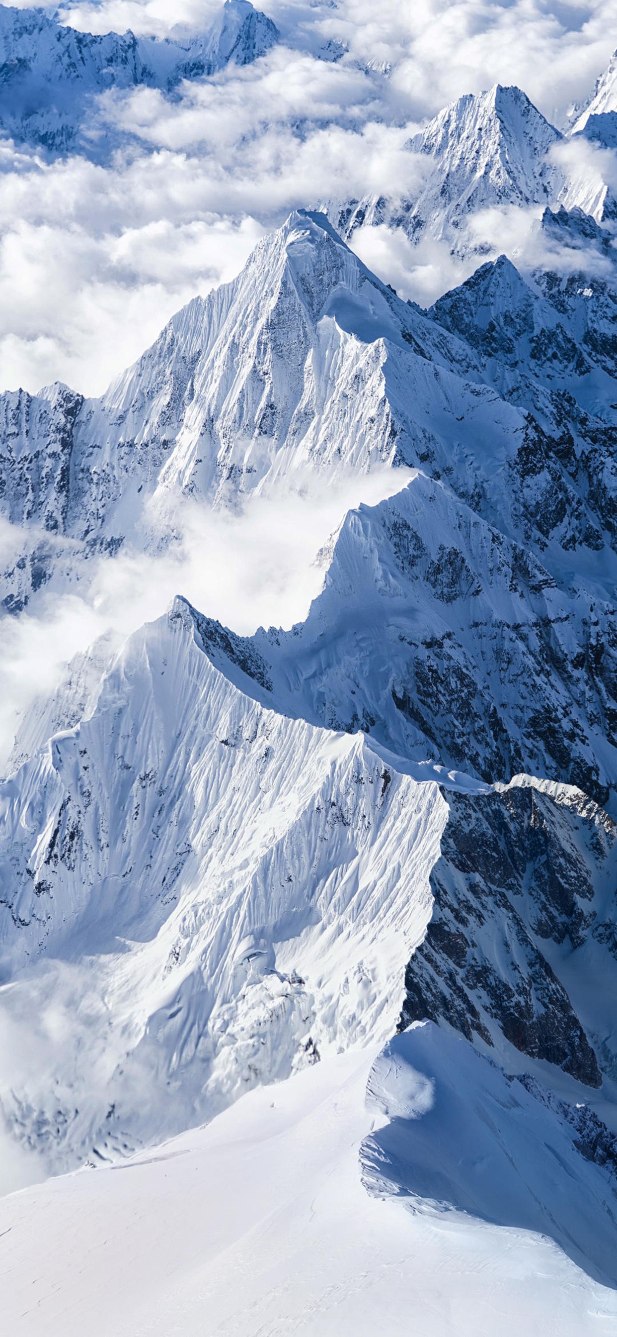 巍峨壮丽的大雪山