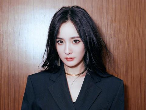 杨幂烟熏妆