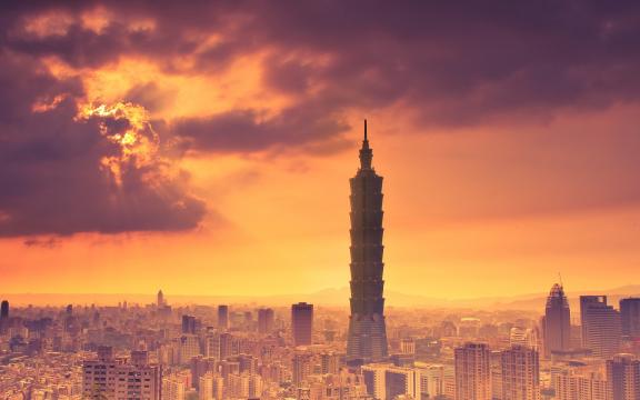 黄昏中的台北101大厦