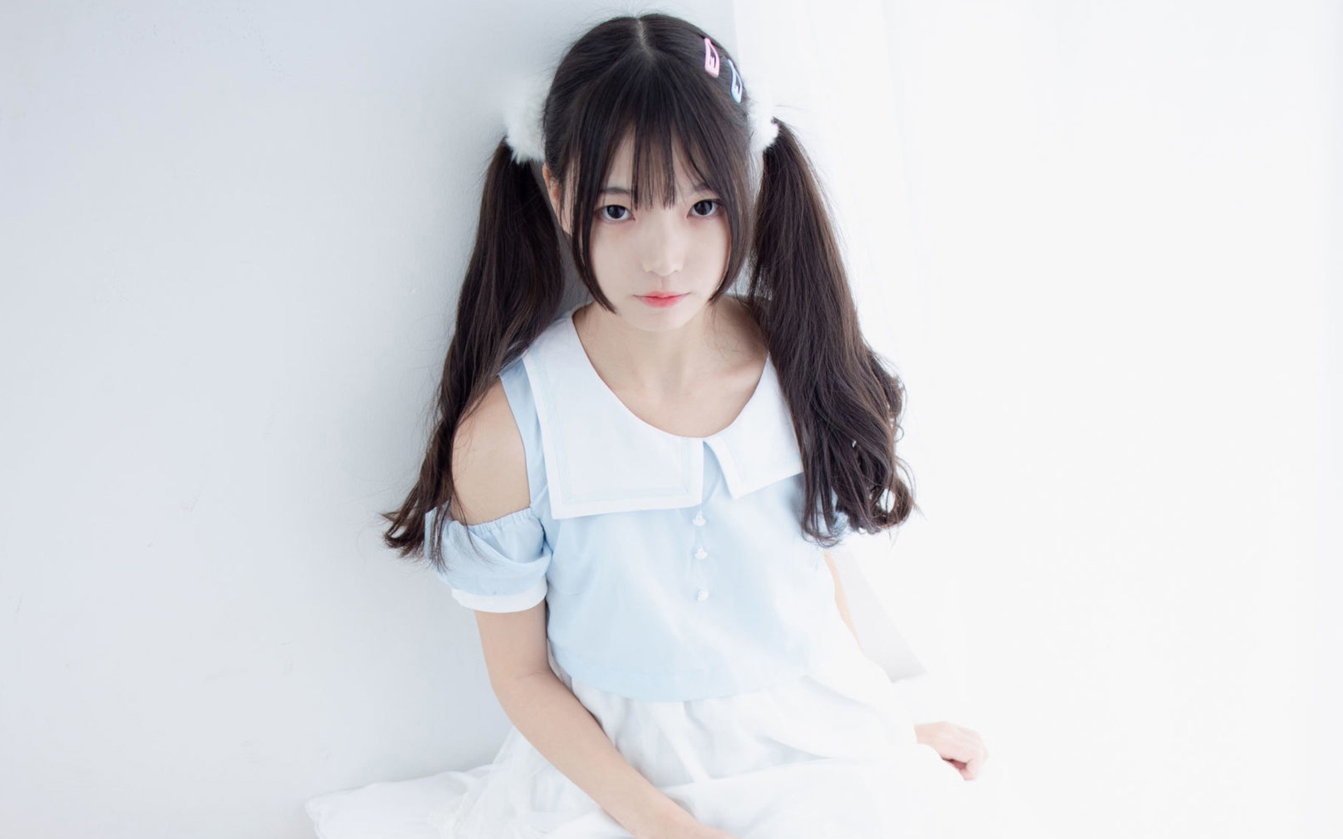 性感可爱的双马尾萝莉私房写真