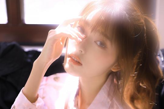 清纯美女家居性感唯美写真