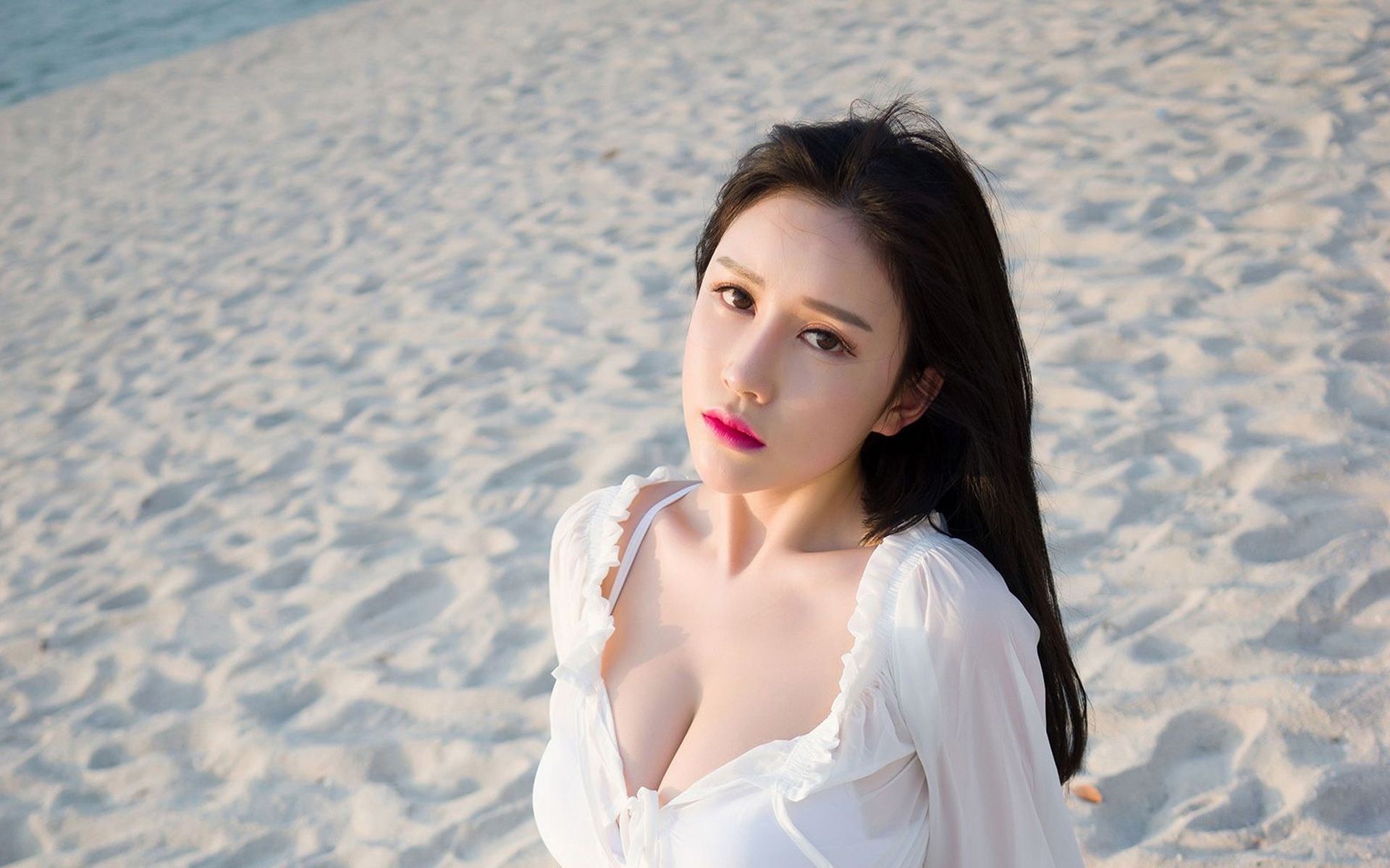 清纯美女海边性感小清新写真