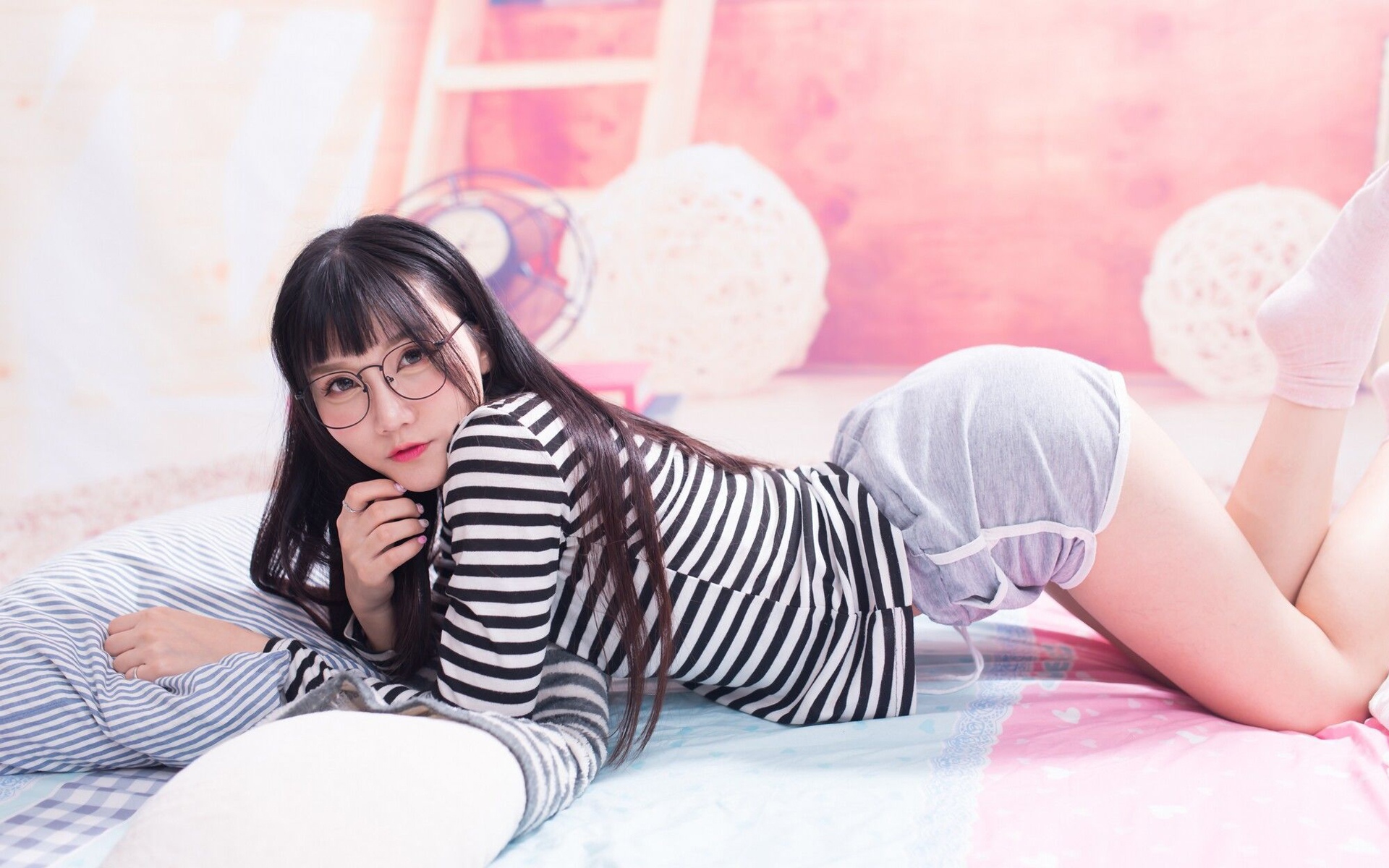超萌萝莉闺房私房写真