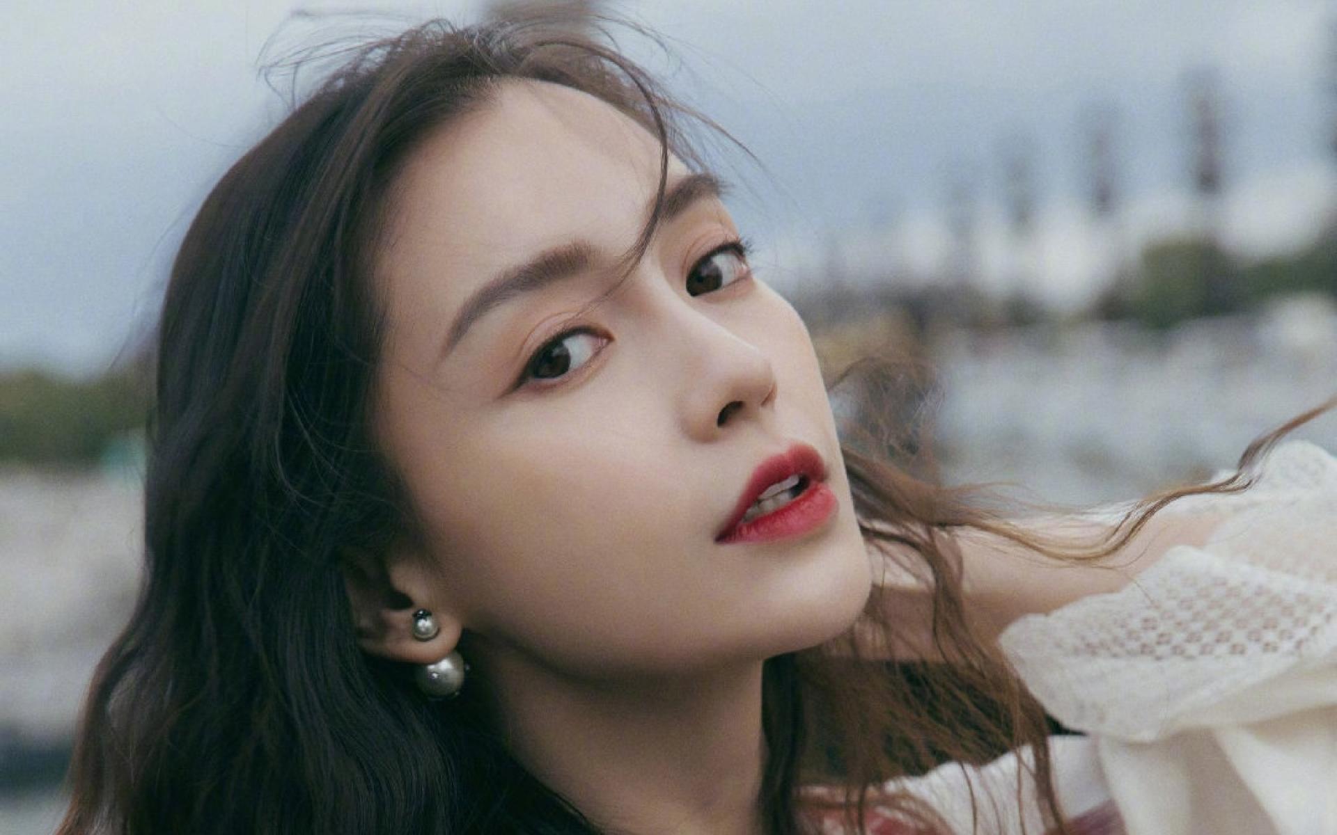 Angelababy摩洛哥风齐地长裙