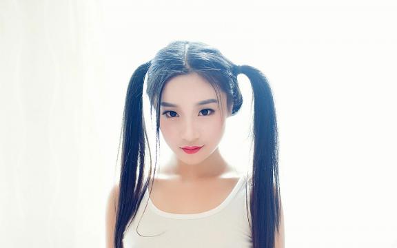 超可爱双马尾少女性感生活照