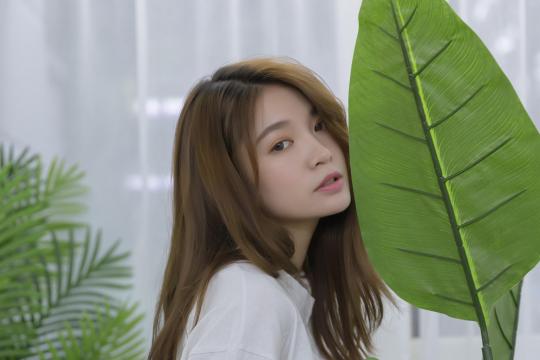 笑颜如花的甜美女神