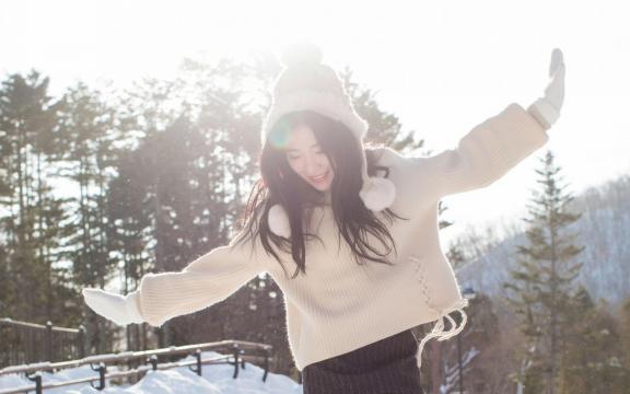 清纯女神雪地唯美写真