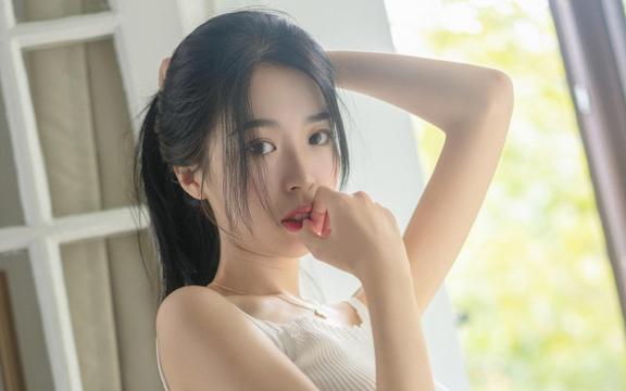 性感大长腿美女居家诱人写真