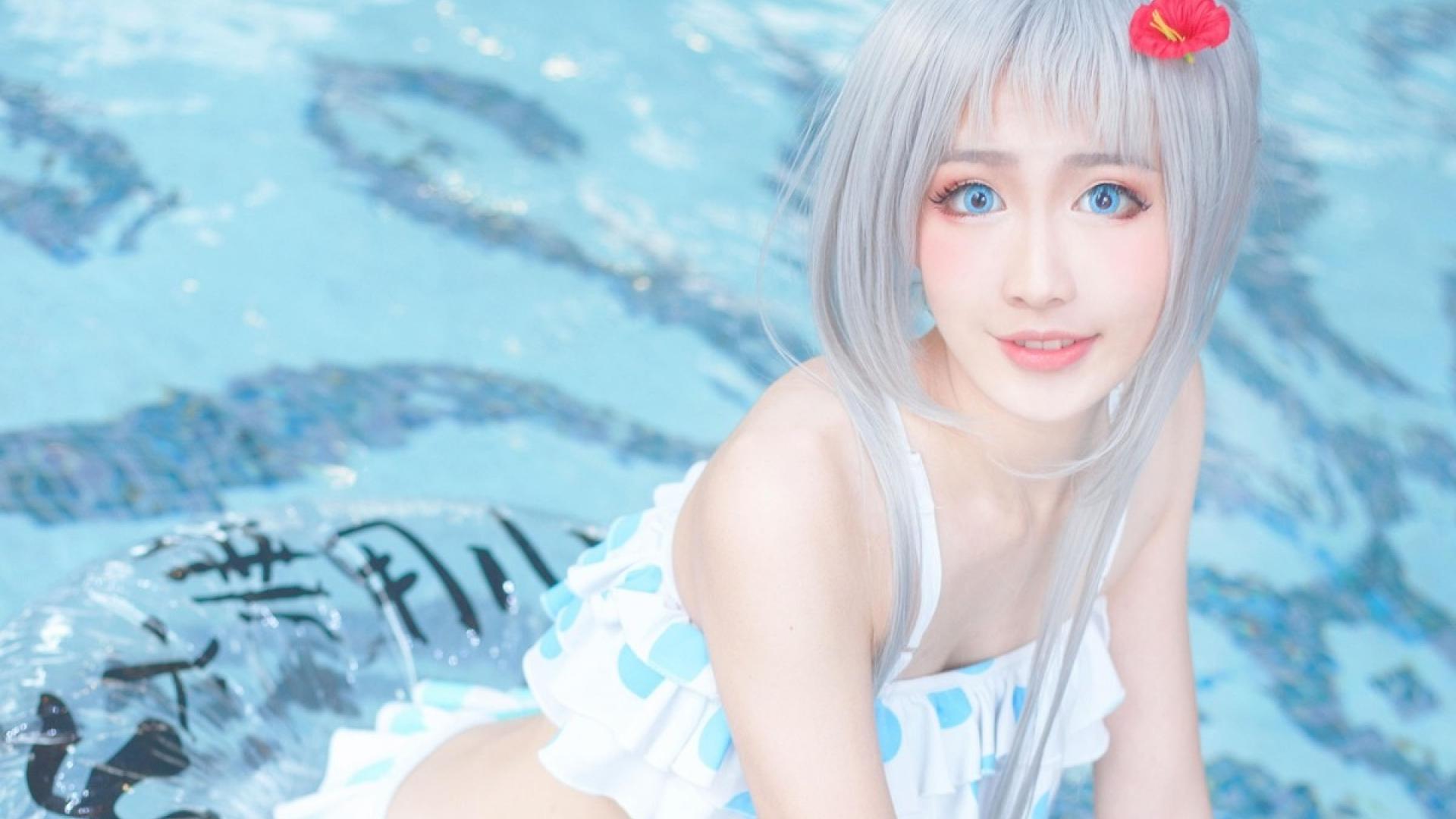 可爱美少女性感泳装写真