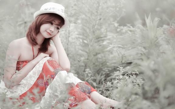 亚洲清纯气质美女户外写真