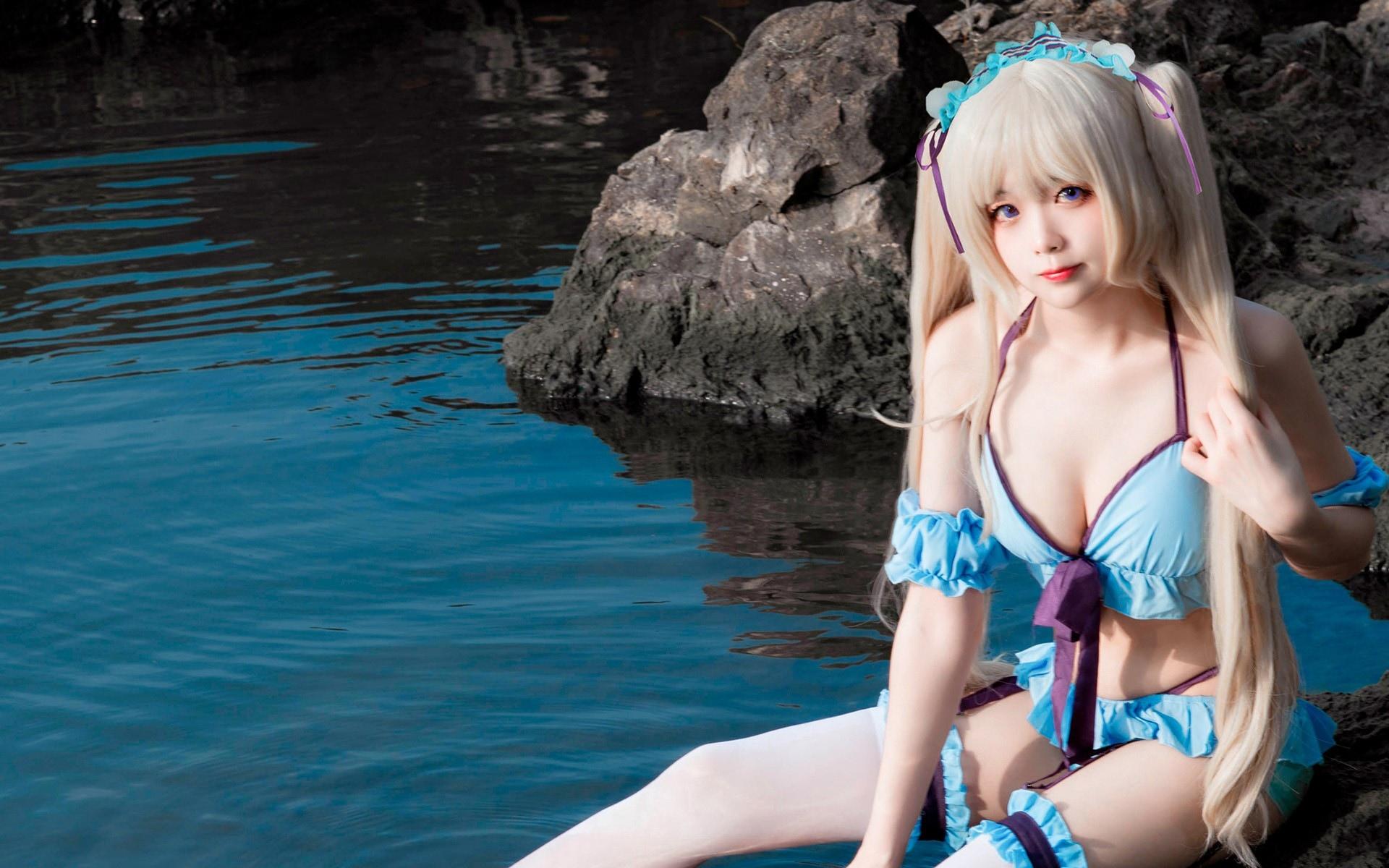 双马尾美少女cos英梨梨海边白丝诱惑写真