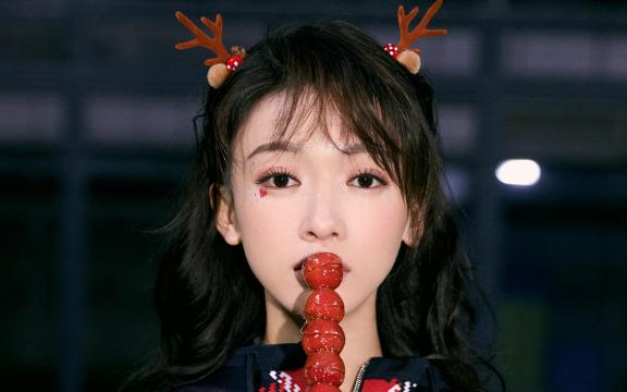 青春洋溢女孩吴瑾言可爱灵动写真