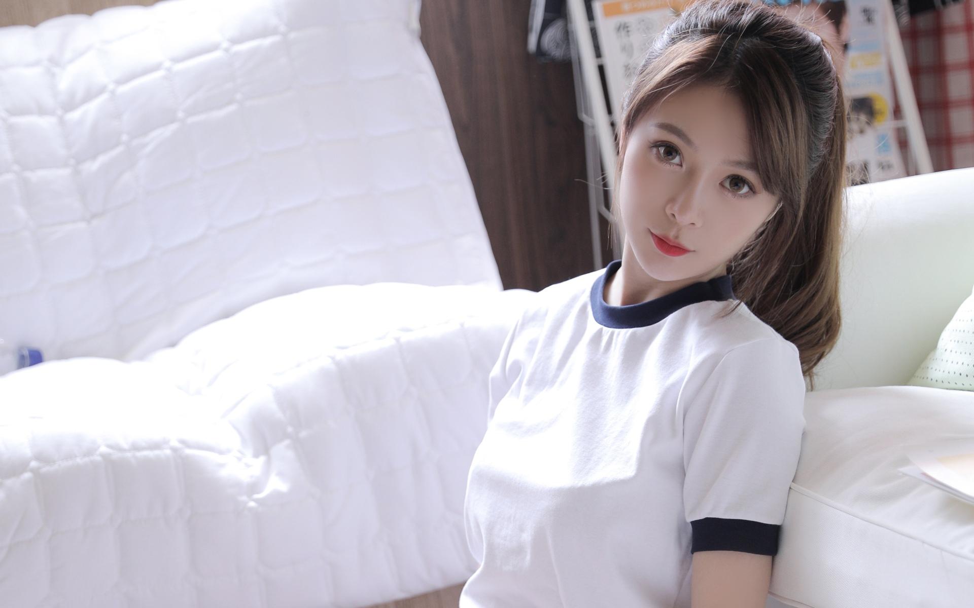 体操服美女干净白皙可爱写真