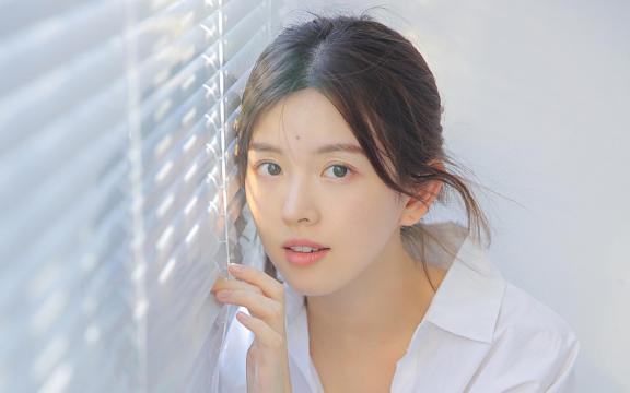 青春活力小清新美女迷人写真