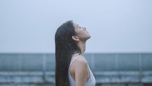 下雨天想念一个人到心痛