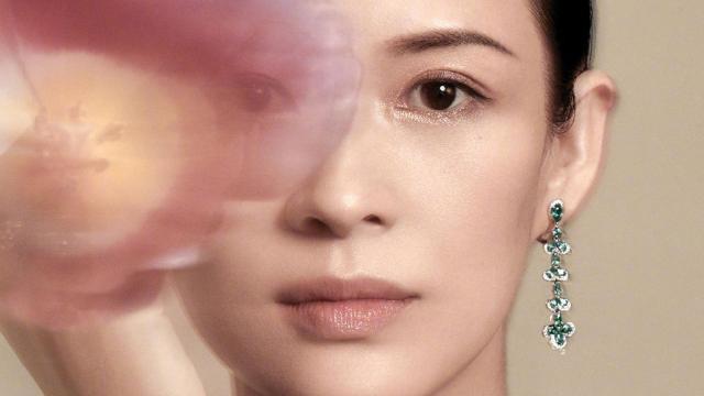 来一波章子怡最新时尚封面写真