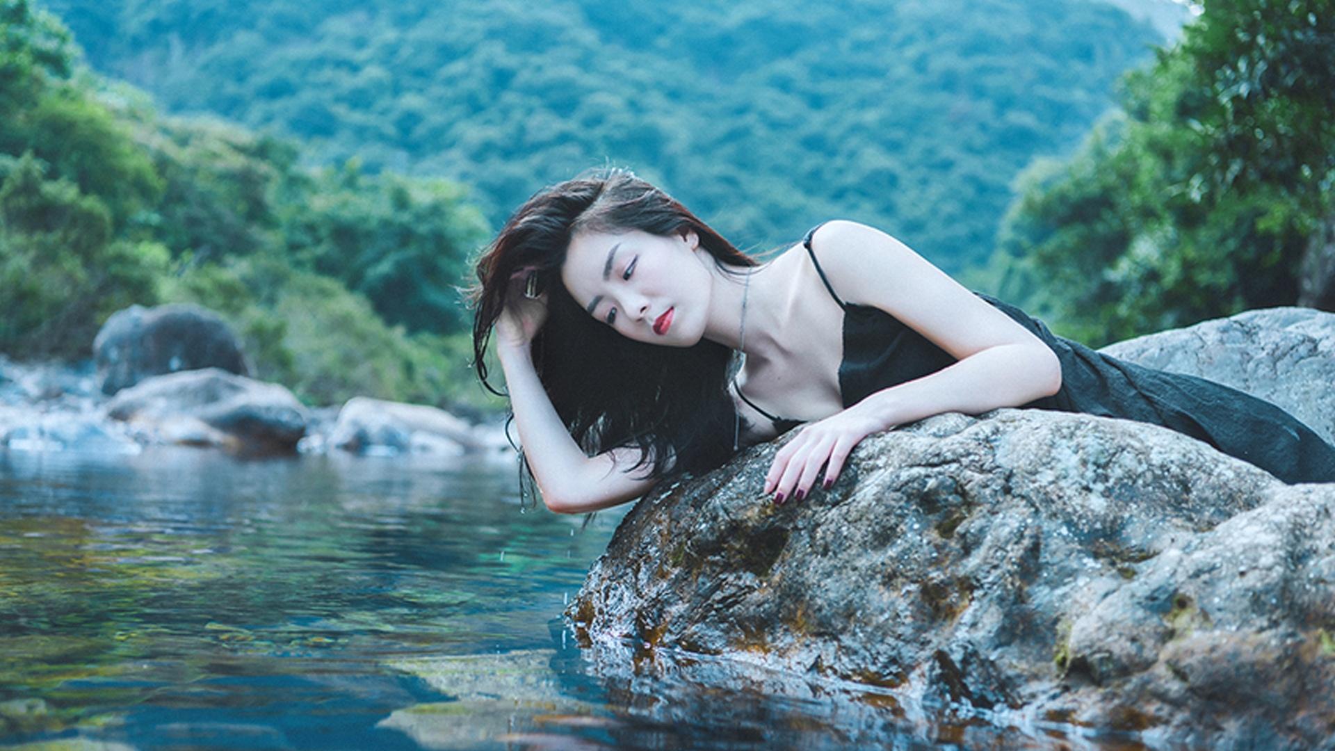 不知溪水长