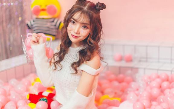 粉嫩梦幻美少女清纯白皙写真