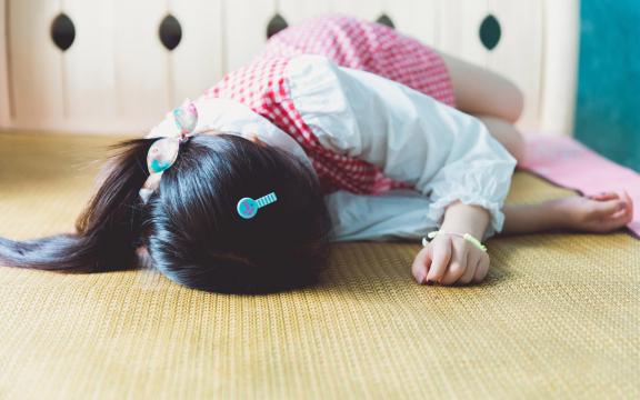 小清新萝莉室内甜美可爱写真