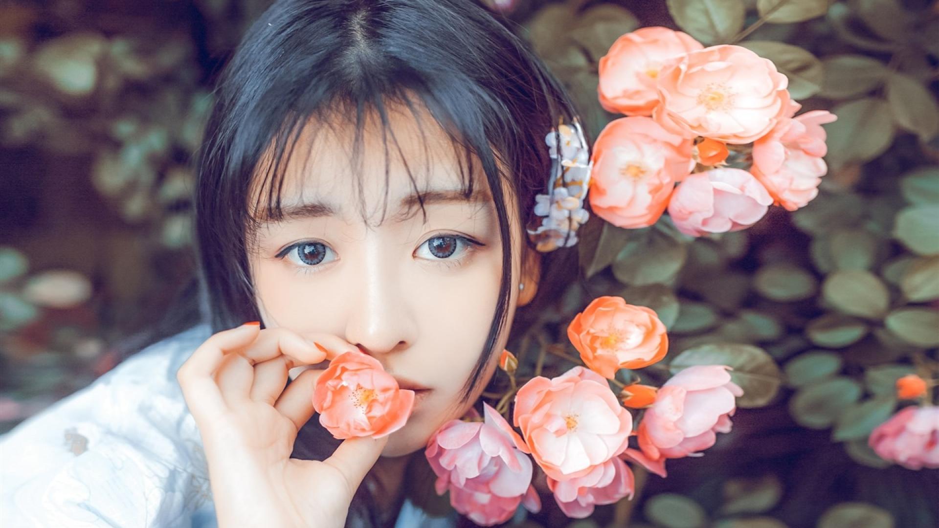 花花世界下唯美气质女孩单纯写真