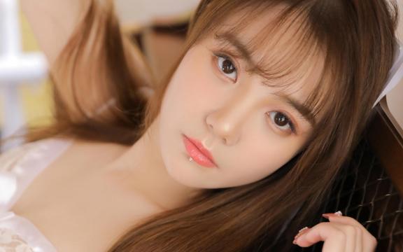 性感吊带美女私房撩人妩媚妖娆写真