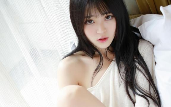 妙龄少女丰满白嫩巨乳性感人体艺术私房诱惑写真