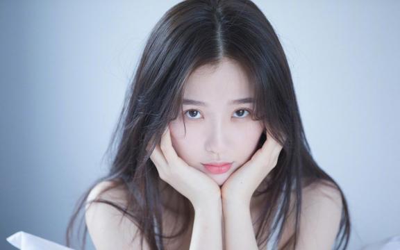 甜美元气小仙女虞书欣俏皮可爱白嫩居家写真