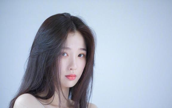 甜美元气小仙女虞书欣俏皮可爱白嫩居家写真