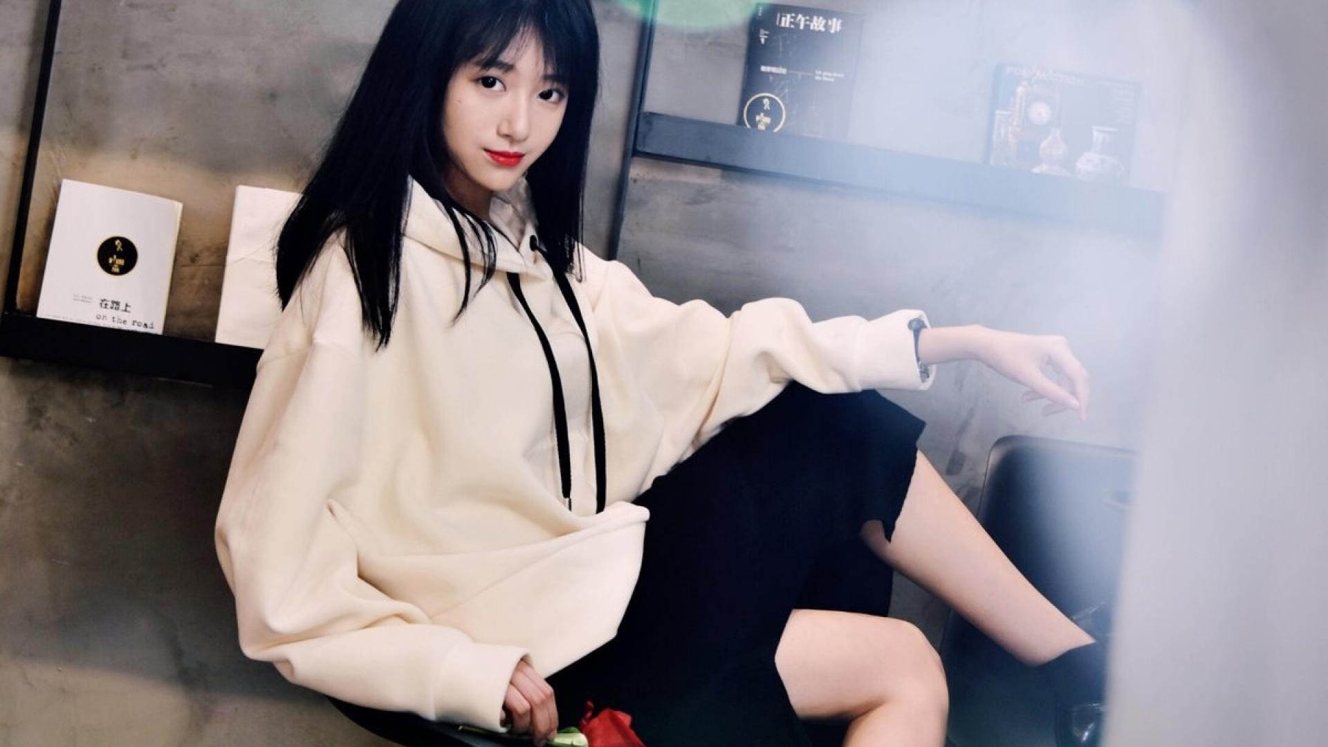 青春洋溢少女元气甜美天真白皙诱人写真