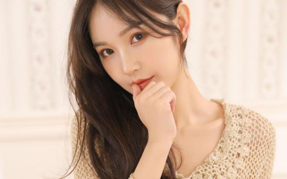 性感优雅针织衫美女甜美白嫩私房诱惑写真
