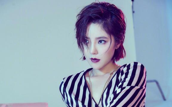宅男女神赵奕欢性感妩媚知性优雅时尚迷人写真