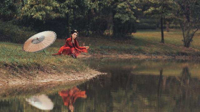 优雅仙气唯美古装美女阳光户外迷人写真