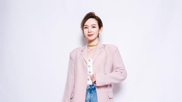 春日时尚美女性感妩媚迷人写真