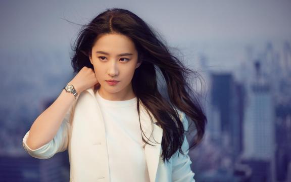 气质女神刘亦菲白色西装优雅迷人写真