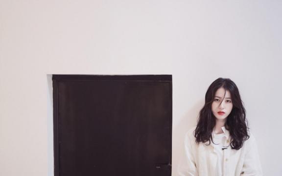 清纯靓丽女神周雨彤时尚魅力迷人写真