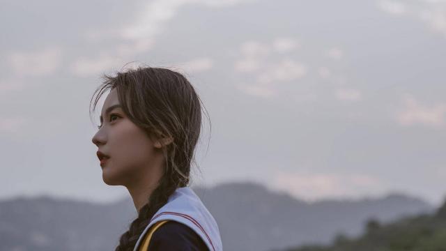 清纯少女气质元气双马尾辩精致白嫩户外迷人写真