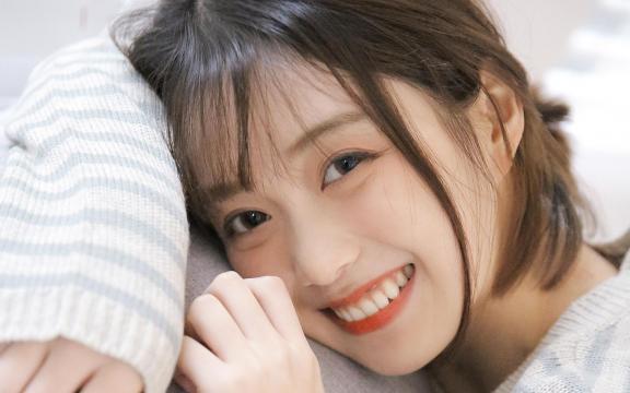 大眼睛萌妹子甜美元气少女风清新迷人写真