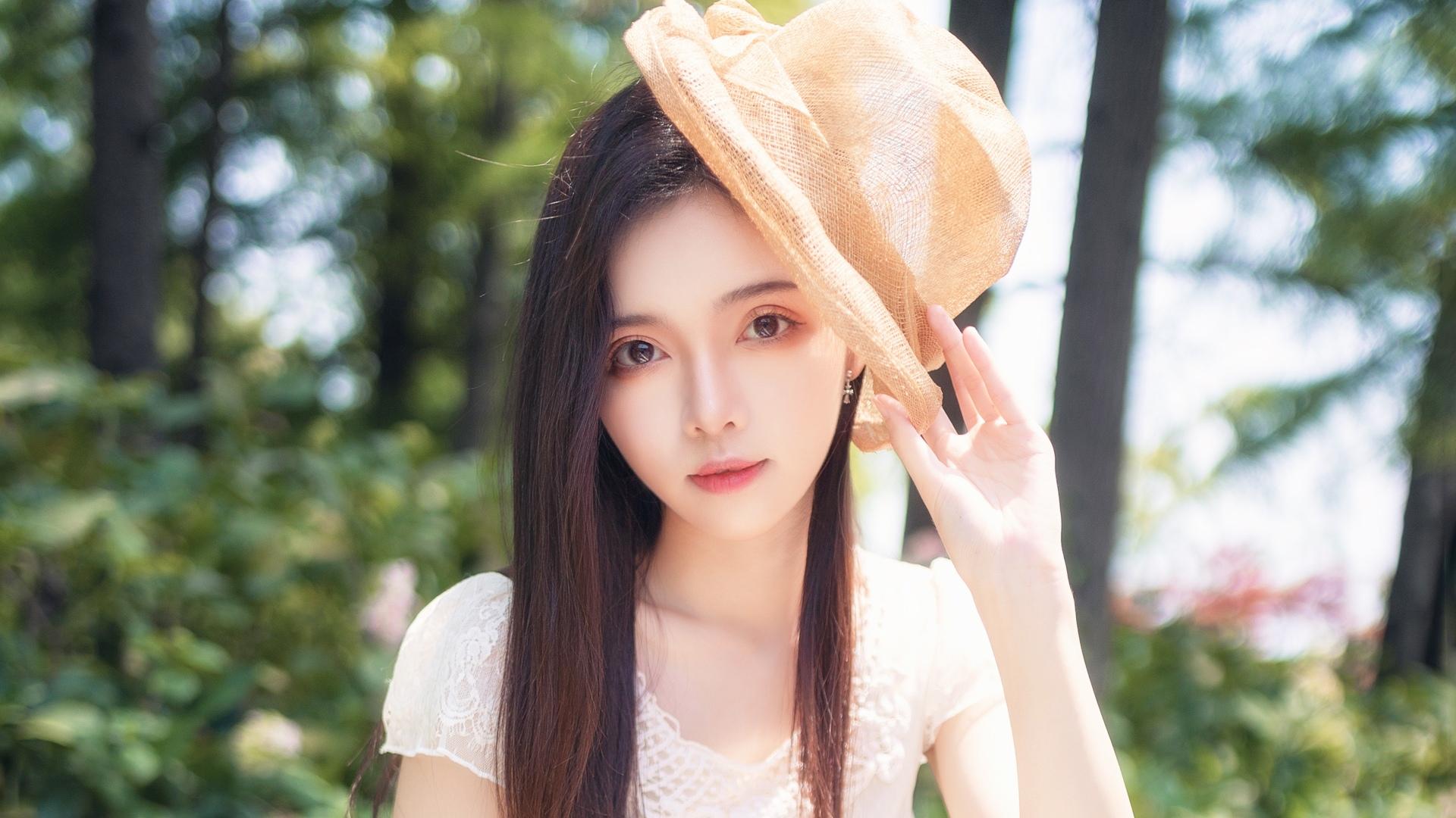 森系白嫩小清新美女撩人魅力写真