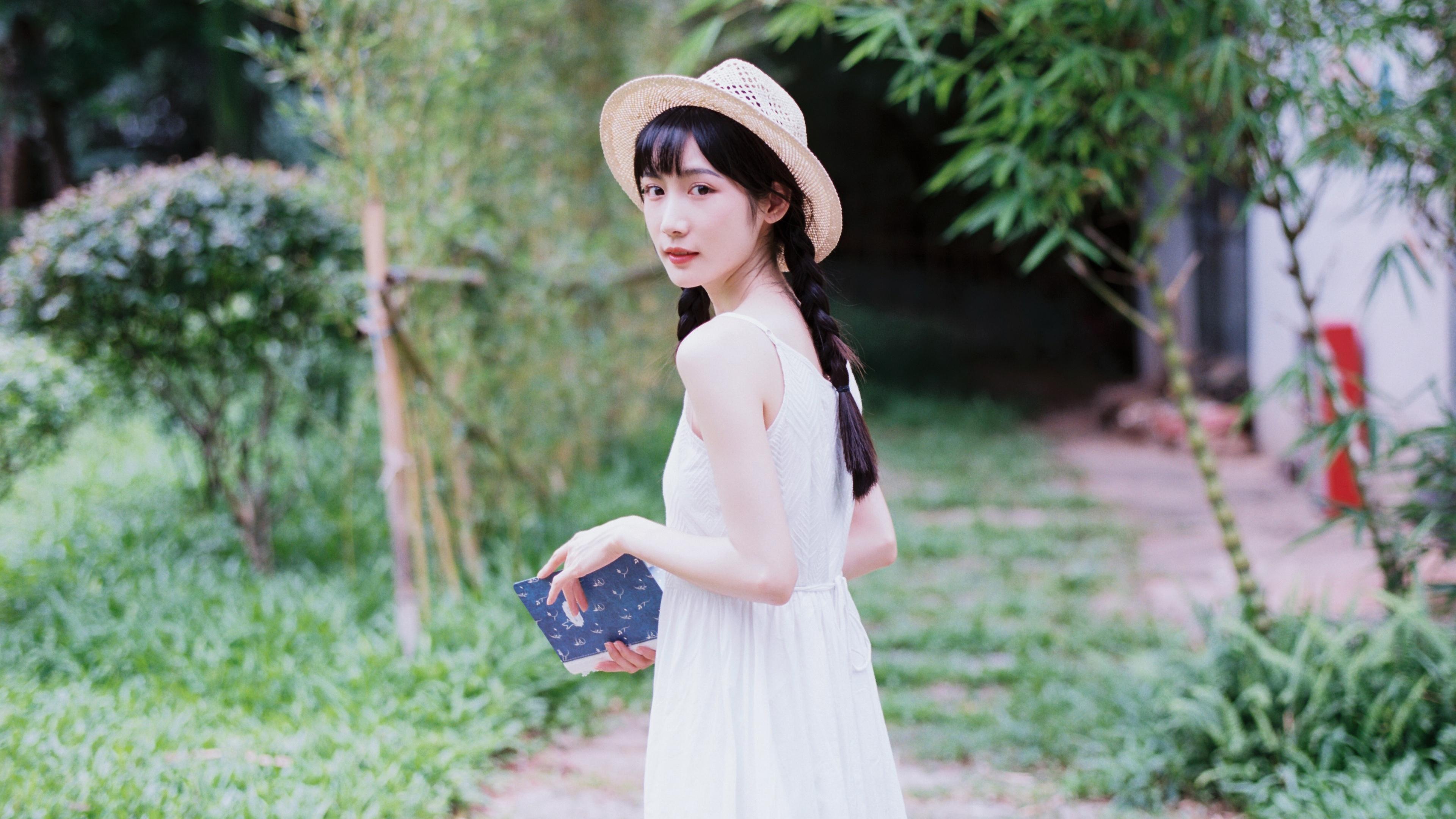 森系清纯文艺少女白皙诱人田园风写真